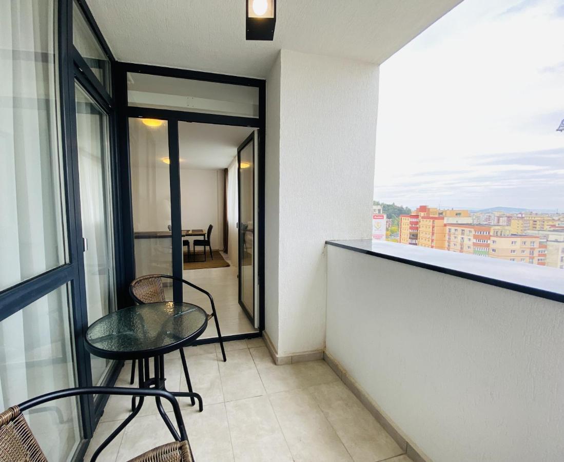 Charming Flat In Brasov With Balcony Panoramic View Apartment Exterior photo